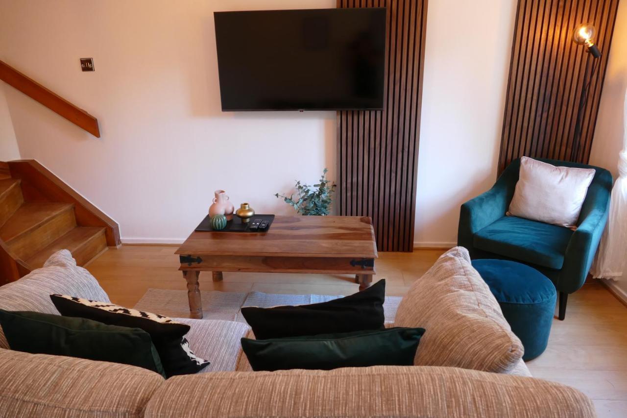 Home In Longwell Green Warmley المظهر الخارجي الصورة